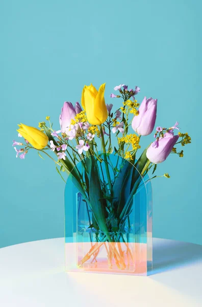 Сучасна Ваза Красивими Тюльпанами Крупним Планом — стокове фото