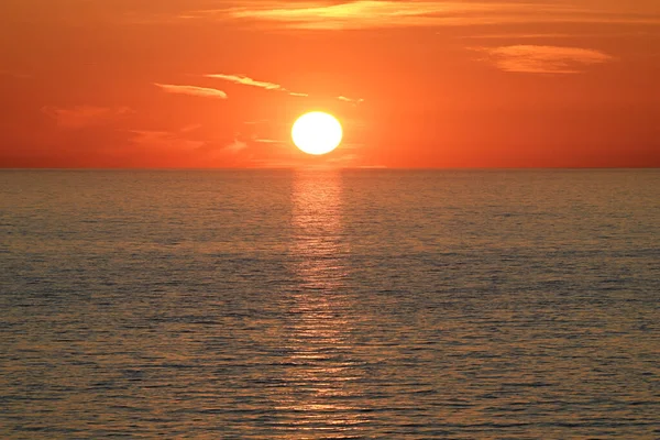 Krásný Západ Slunce Klidném Moři — Stock fotografie