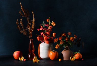 Meyveleri salkım salkım dizili, salkım salkım dizili muz ağaçları,