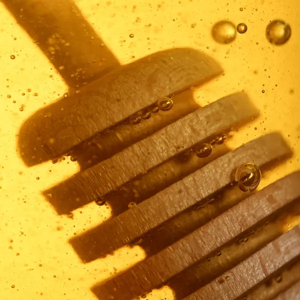 Ξύλινη Κουτάλα Μέσα Βάζο Μέλι Ακακίας Από Κοντά Φωτογραφία Αρχείου
