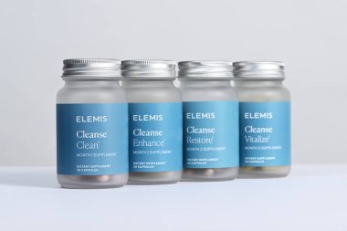 Piazza Brembana, İtalya 27 Ocak 2025 cam Elemis diyet kapsülü