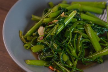 Kızarmış sabah zaferi. Kızarmış sebze. Tayland yemeği. Pirinçle ye. Tayland 'ın tadı. Ev yemeği. Balık sosunu soya sosuyla değiştirirsen vejetaryen ve vejetaryen yemeği elde edersin. Vejetaryen yemeği. Vejetaryen yemeği. Sağlıklı beslen. Yemek fotoğrafı. Yemek görüntüsü. Yiyecek. 