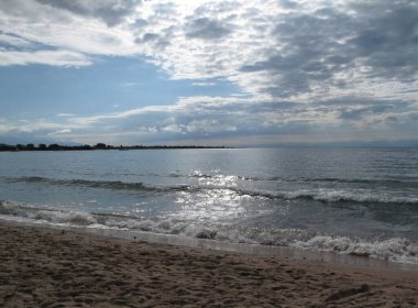 Sabah erken saatlerde gölün yansıma dalgaları