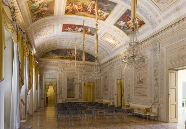 イタリアのファエンツァ 2023年6月3日 パラッツォ ミルゼッティのメインフロアにある新古典主義様式のパーティーホール — ストック写真