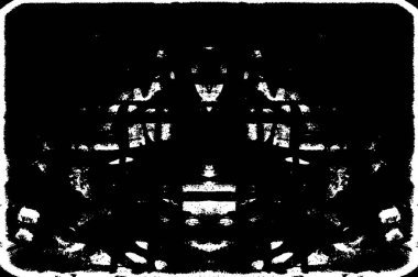 Kaba ve basit bir desen, inişli çıkışlı vuruşlarla yapılmış.