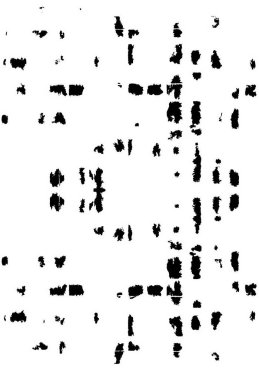 Grunge üst üste biniyor. Soyut siyah-beyaz vektör arkaplanı. Çatlak, leke ve noktalarda kirli desenli tek renkli klasik yüzey. Karanlık korku tarzında eski bir duvar.