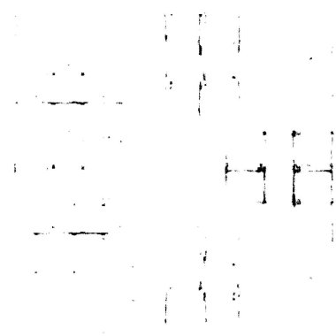 Grunge üst üste biniyor. Soyut siyah-beyaz vektör arkaplanı. Çatlak, leke ve noktalarda kirli desenli tek renkli klasik yüzey. Karanlık korku tarzında eski bir duvar.