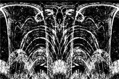 Grunge dikey olarak simetrik siyah beyaz doku. Tek renkli yıpranmış kaplama deseni. 