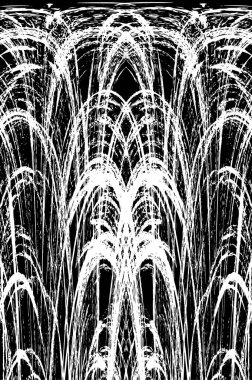 Grunge dikey olarak simetrik siyah beyaz doku. Tek renkli yıpranmış kaplama deseni. 