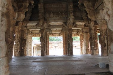 Karnataka tapınağı, Karnataka heykeli, Karnataka turistik yerleri, taş tapınak, Hindistan