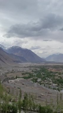  Hint sıradağları, Himalaya sıradağları.