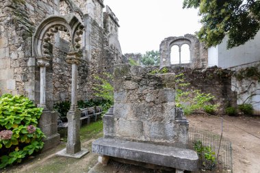 Portekiz 'de antik bir Evora şehrinin sokak manzarası