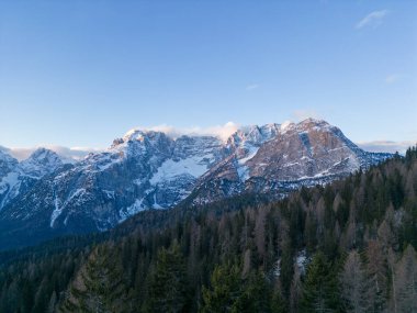 Görkemli Dolomitler manzarası, İtalya.