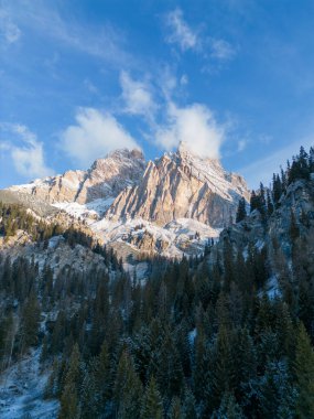 Dağların güzel manzarası