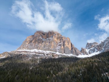 Dağların güzel manzarası