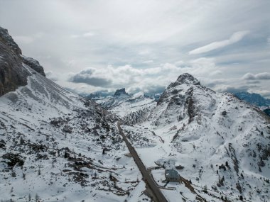 Dağların güzel manzarası