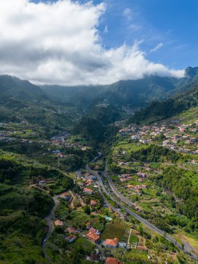 Güzel deniz ve okyanusun havadan görünüşü