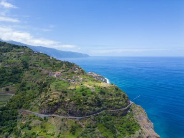 Güzel deniz ve okyanusun havadan görünüşü