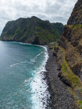 Güzel deniz ve okyanusun havadan görünüşü