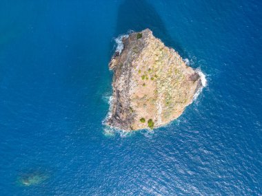 Güzel deniz ve okyanusun havadan görünüşü
