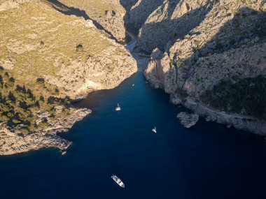 Yatlı deniz manzaralı havadan deniz manzarası