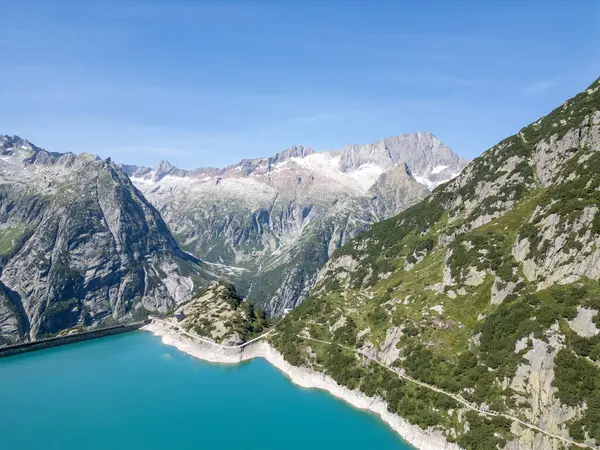 Alplerdeki göl manzarası, İsviçre