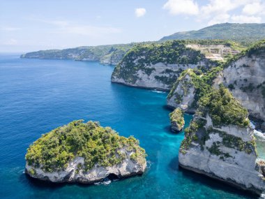 Mavi gökyüzü ile güzel Bali adasının hava manzarası, ABD.