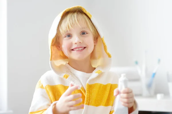 Cute Blonde Caucasian Child Applying Cream His Face Bathroom Morning — Stock Photo, Image
