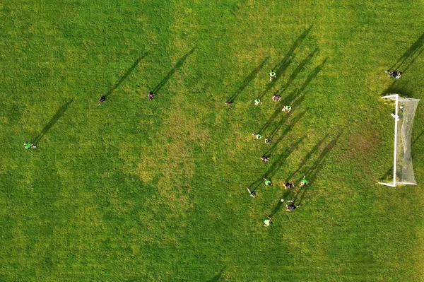 Vista Aérea Drone Campo Desportivo Uma Equipa Futebol Que Pratica — Fotografia de Stock