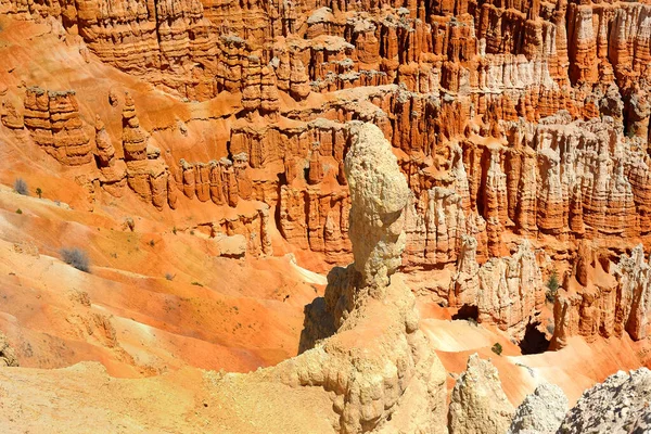 Vista Panorámica Increíbles Hoodoos Piedra Arenisca Roja Parque Nacional Bryce — Foto de Stock