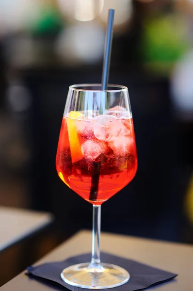 Italiaanse Aperitieven Aperitief Glas Cocktail Mousserende Wijn Met Aperol Voorgerecht — Stockfoto