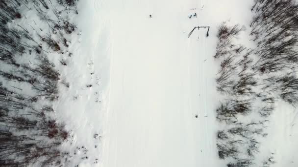 Unusual View Drone Ski Resort People Skiing Drag Lift Top — Stock Video