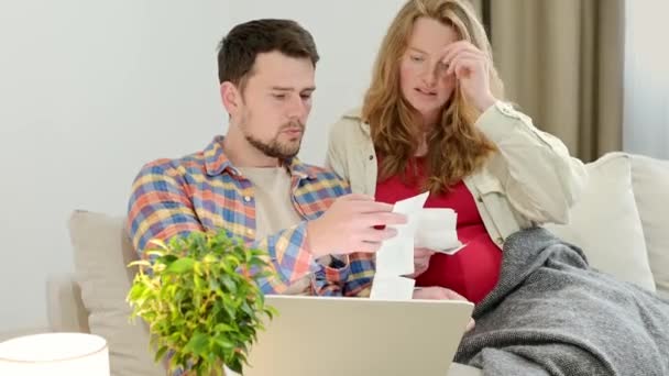 Couple Enters Expenses Receipts Financial App Laptop Family Expecting Child — Stock Video