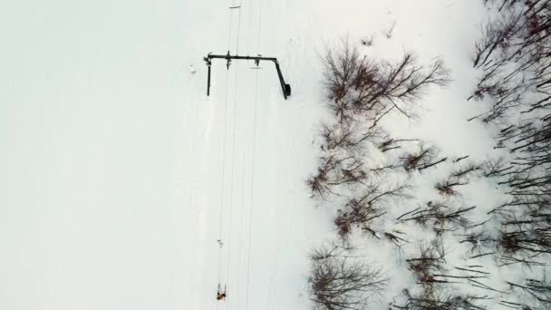 Ein Ungewöhnlicher Anblick Aus Der Drohne Eines Skigebiets Menschen Die — Stockvideo