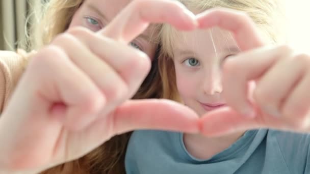Coração Gestos Com Mãos Mãe Filho Muitas Vezes Usa Para Filmagem De Stock Royalty-Free