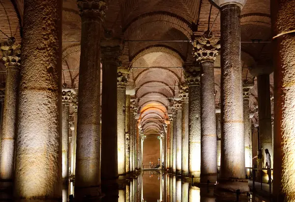 伊斯坦布尔的Cistern大教堂君士坦丁堡最大 保存最完好的地下水库 土耳其伊斯坦布尔 2023年8月5日 图库图片