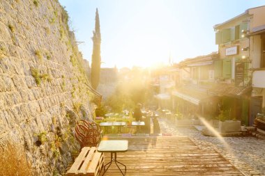 Karadağ 'ın Eski Bar Kasabası - 8 Şubat 2025: Karadağ' ın Eski Bar Kasabası caddesindeki kale duvarı. Karadağ 'da turizm ve turizm