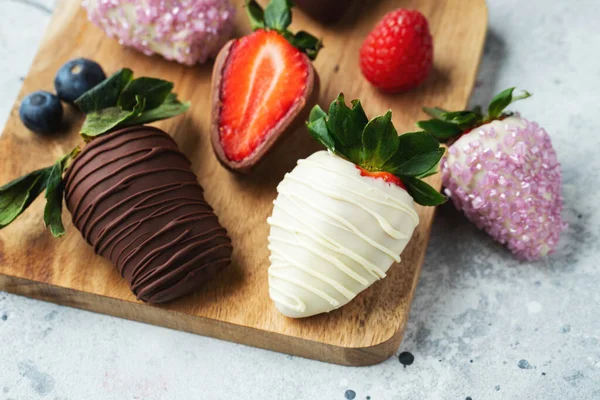 Gourmet Chocolate Covered Strawberries Light Background — Stock Photo, Image