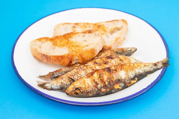 Grilled Sardines Sauce Fresh Bread White Dish — Stock Photo, Image