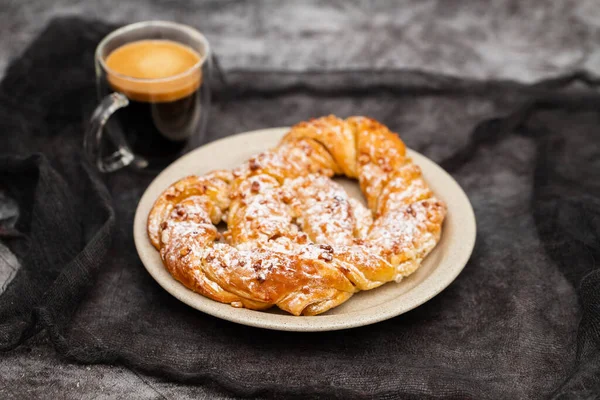 Handcrafted Sweet Brezel Plate Pastry Delicious Snack — Stock Photo, Image