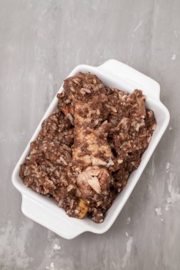 Tipik Portekiz usulü tavuklu pilav. Arroz de Cabidela.