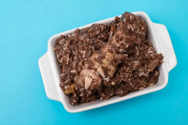 Tipik Portekiz usulü tavuklu pilav. Arroz de Cabidela.