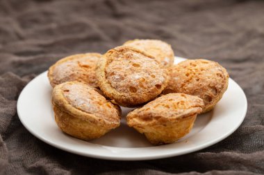 Pasteis de feijao Tipik Portekiz hamur işleri