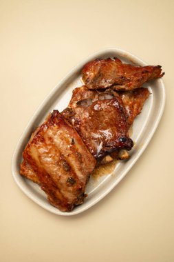 Lezzetli ızgara kaburga