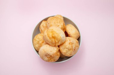 Peynirli ekmek kasesi, Brezilya tipik atıştırmalığı, pao de queijo