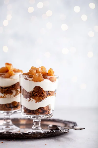 Dessert Noël Avec Biscuits Pain Épice Crème Poires Photos De Stock Libres De Droits