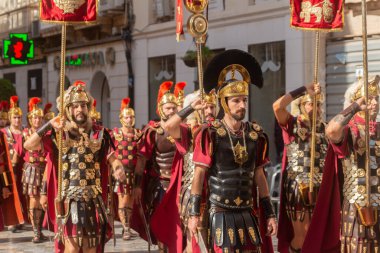 CARTAGENA, İSPAIN - 23 EPTEMBER 2022 Kartacalılar ve Romalılar, İkinci Pön Savaşı sırasında kentte meydana gelen tarihi olayları anmak amacıyla 1990 yılından beri İspanya 'nın Kartagena kentinde tarihi bayramlar düzenlediler.