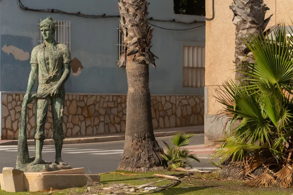 stock image CARTAGENA, SPAIN - 20 SEPTEMBER 2022 Monument in honour of fishermen and their profession, a life-size bronze statue