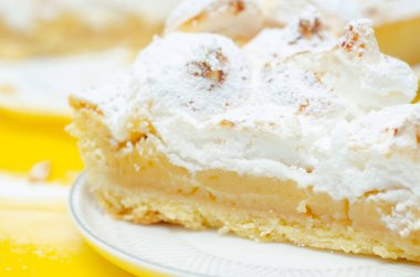 Limonlu pasta, tereyağı zenginleştirilmiş, kremalı limonla doldurulmuş, limonlu pasta, limonlu tart.