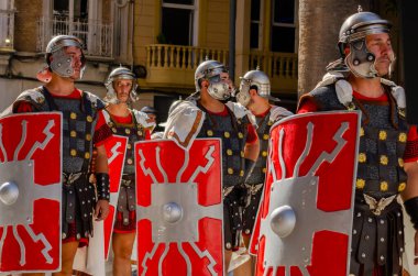 CARTAGENA, İSPAIN - 23 EPTEMBER 2022 Kartacalılar ve Romalılar, İkinci Pön Savaşı sırasında kentte meydana gelen tarihi olayları anmak amacıyla 1990 yılından beri İspanya 'nın Kartagena kentinde tarihi bayramlar düzenlediler.